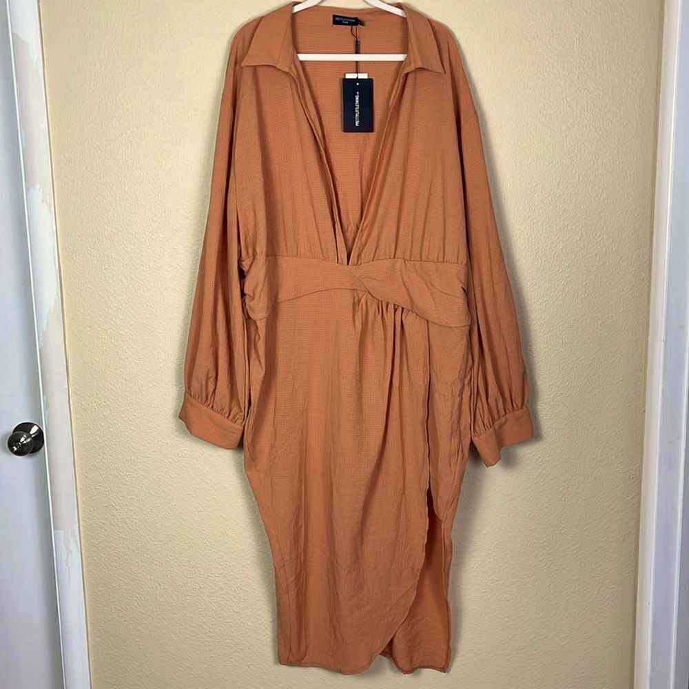 NWT Pretty Little Thing v-neck curvy peach colored collared dress size 24